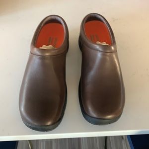 Merrill Encore Nova 2 - New - never worn